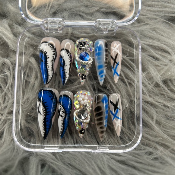 Reusable custom press ons🩷 - Picture 4 of 4